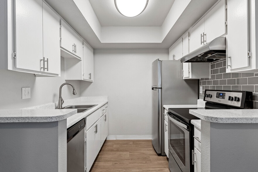 Building Photo - Villatree Apartments