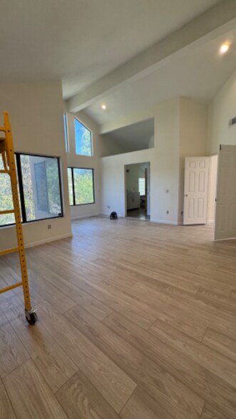 Building Photo - 5813 Serrania Ave