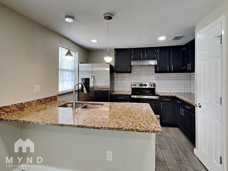 Building Photo - 3732 Farm Field Ln
