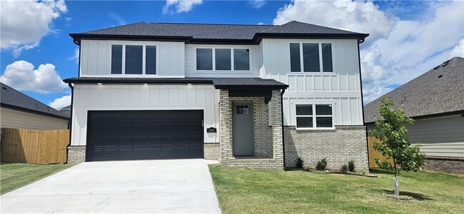 Building Photo - 5910 SW Coywolf St