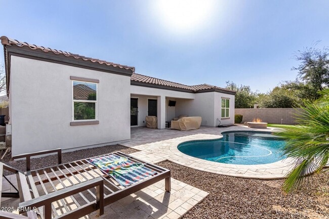 Building Photo - Stunning 4 bedroom, 3 bathroom home in the desirable community of Avian Trails!!