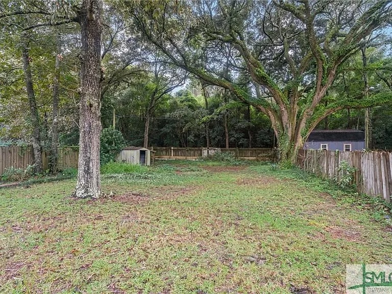 Building Photo - 227 Forest Ridge Dr