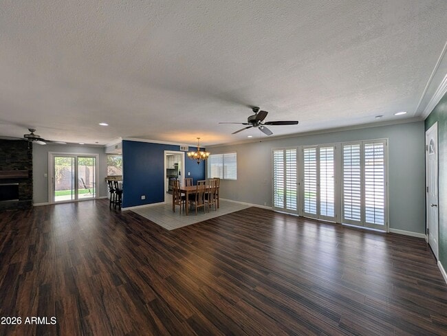 Building Photo - 10044 N 39th Ln