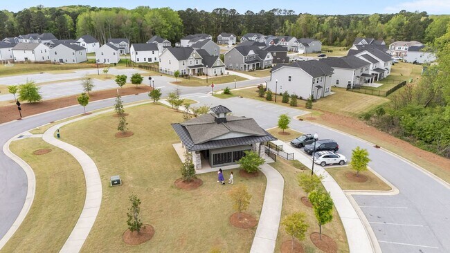 Building Photo - 629 Longstanton Ave