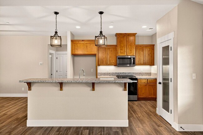 Building Photo - 3-bedroom, 2-bathroom home nestled in the ...