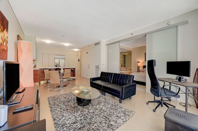 Building Photo - Veer Towers 2010E- Stunning Strip/City Views from this 1bd/1ba, Fully Furnished Residence