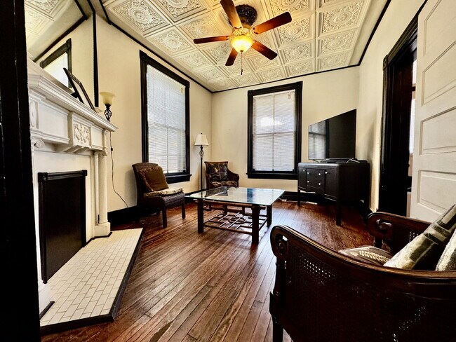 Building Photo - Fully Furnished 3 bed / 1.5 bath Historic Lynchburg Home near downtown.