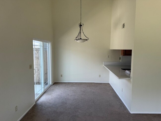 Building Photo - Modern 3 Bedroom Condo w/ Garage Vacaville...