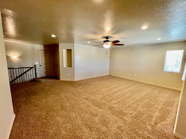 Building Photo - Pet-Friendly Five Bedroom Home w/Office, R...