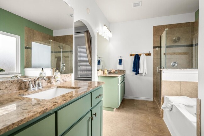 Building Photo - 3700 Linden Ave