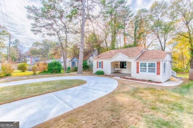 Building Photo - 1225 Graymont Dr SW