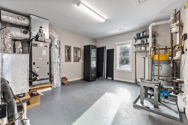 Building Photo - 6842 Merrilee Ln