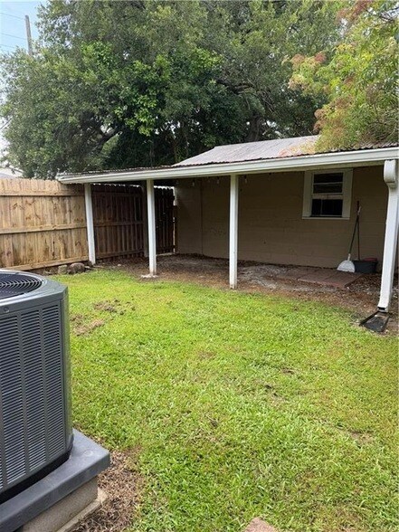 Building Photo - 200 Houma Blvd