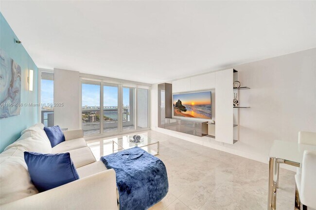 Building Photo - 1717 N Bayshore Dr