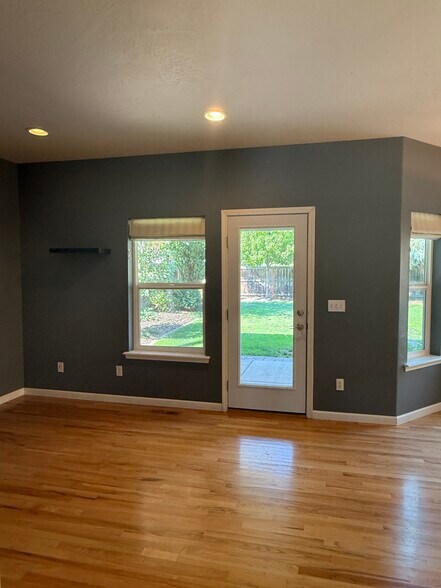 Building Photo - 1750 Sandstone Dr