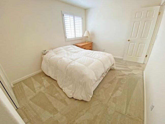 Building Photo - 5821 Killarney Cir