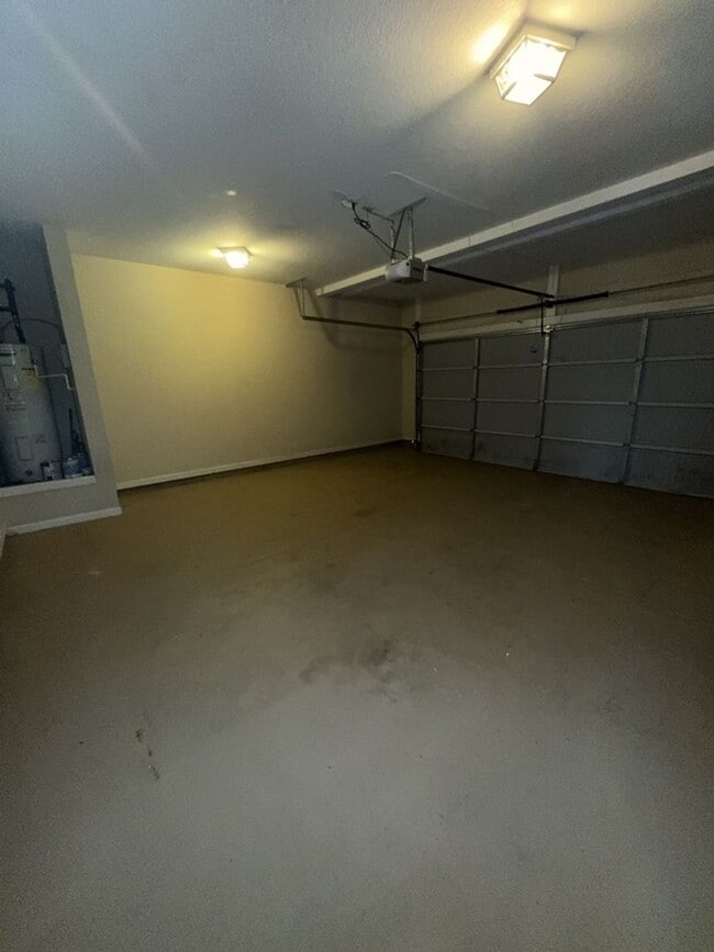 Building Photo - 9300 Yarbrough Rd