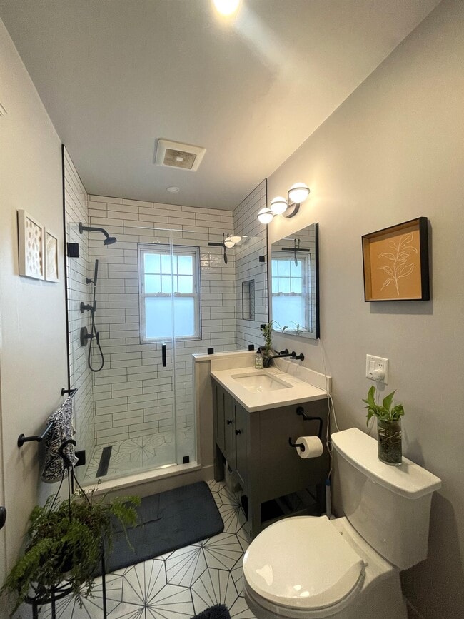 Building Photo - 16 Halifax St