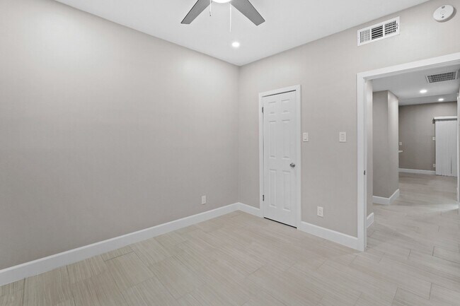 Building Photo - 2300 Augusta Dr