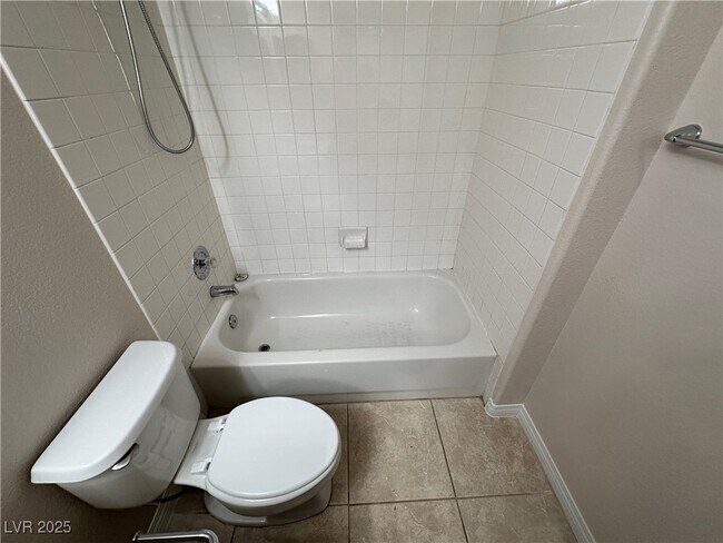 Building Photo - 3604 Monarcas St