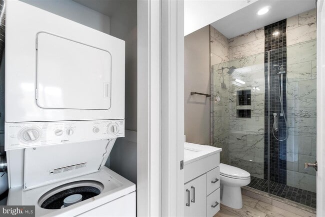 Building Photo - 1000 Fell St