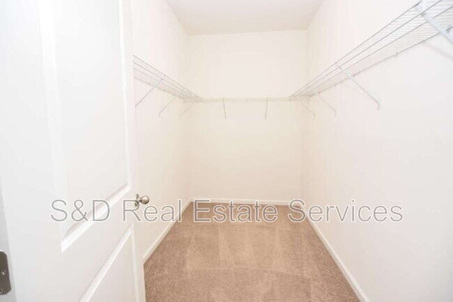 Building Photo - 4932 St James St