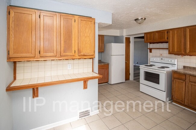 Building Photo - Cleveland Heights Spacious 3bed Home - Sec...