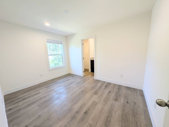 Building Photo - 400 Sulphur Bank Dr