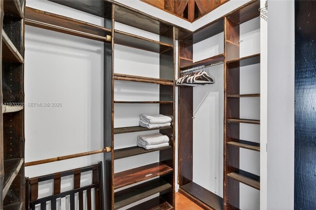 Building Photo - 14 W San Marino Dr