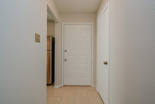 Building Photo - 6206 Bryant Pond Dr