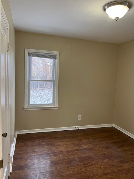 Building Photo - 715 Donald Ave