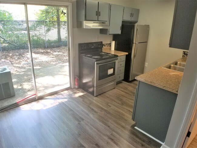 Building Photo - 815 Raleigh St