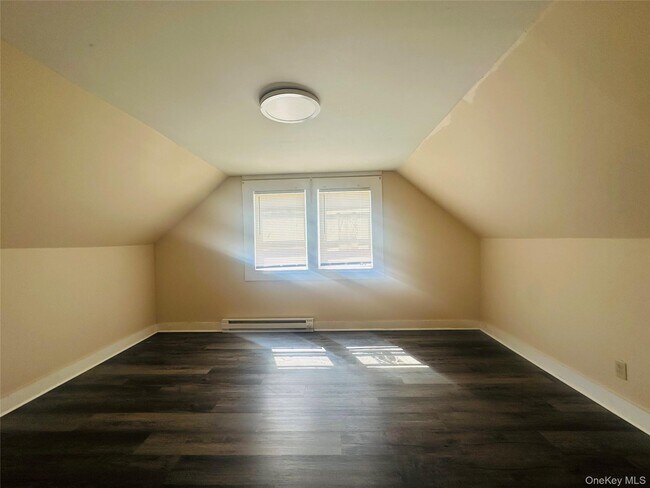 Building Photo - 18 Taylor Ave