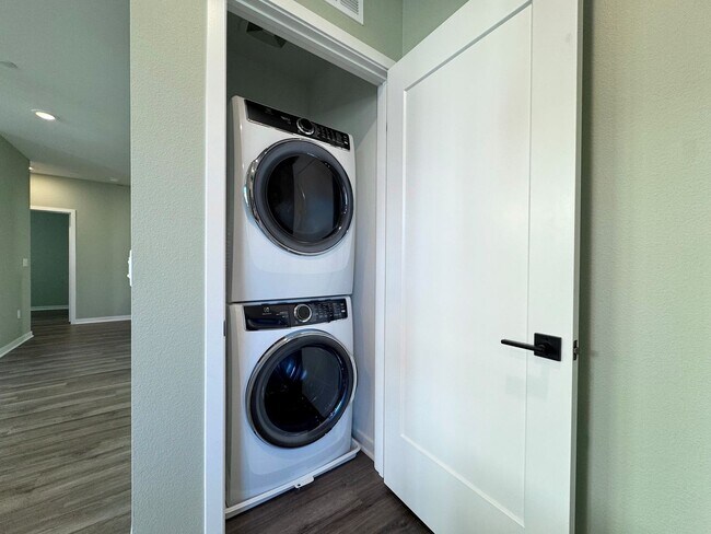 Building Photo - Beautiful 2 bed 2 bath Condo in Covina