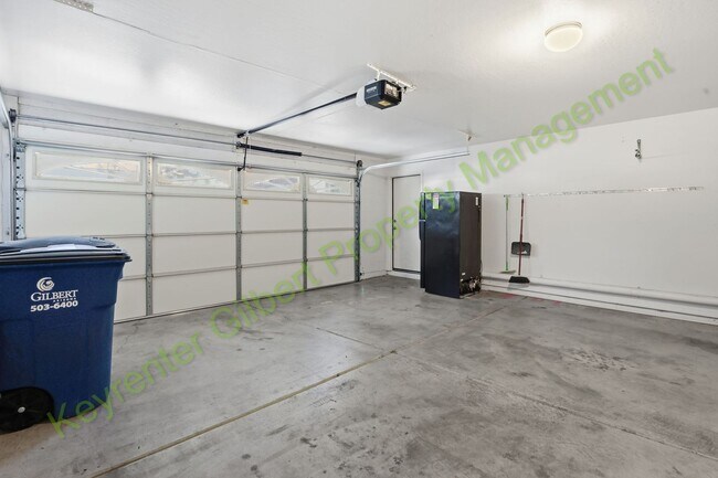 Building Photo - Charming Gilbert Home with Pool and Spacio...