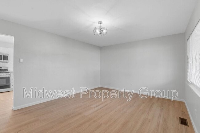 Building Photo - 1450 Tahoe Dr