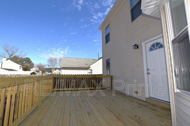 Building Photo - 204 Knell's Ridge Dr