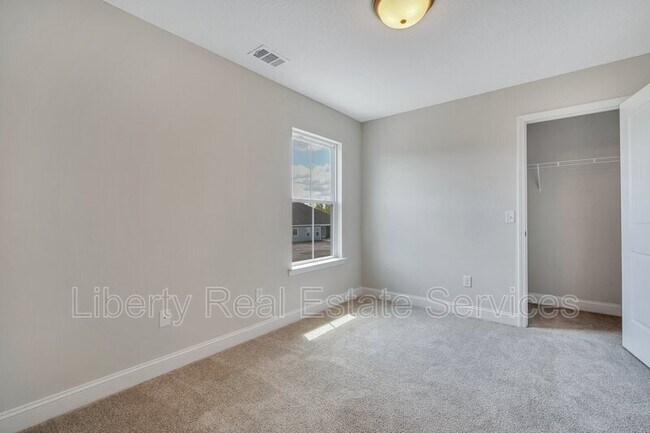 Building Photo - 88 Fridley Ln