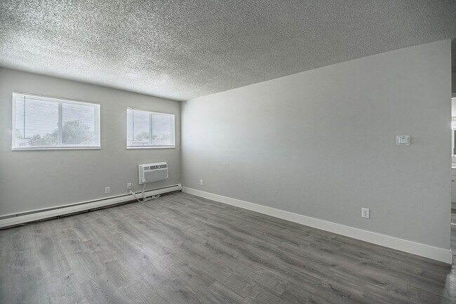 Building Photo - 3604 E Uintah St