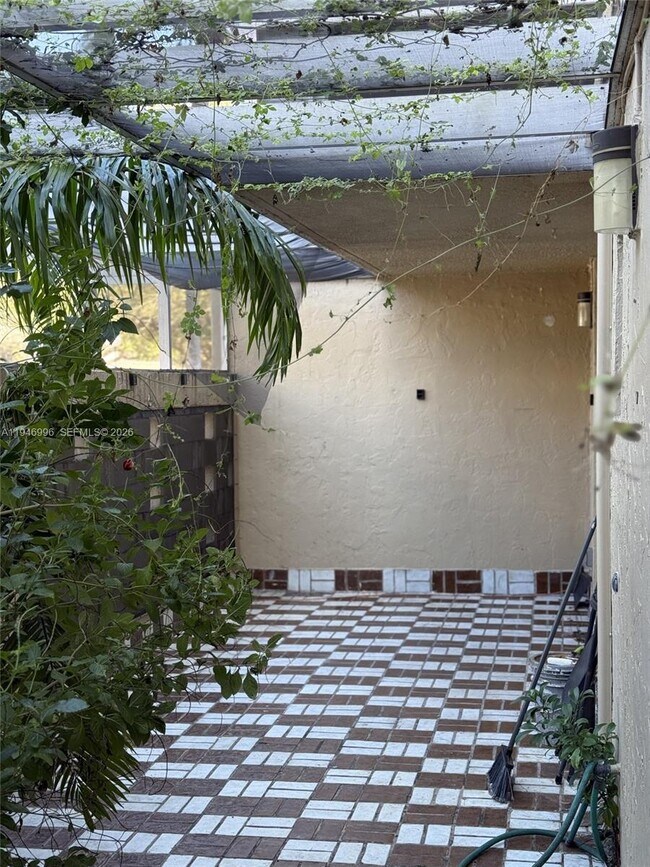 Building Photo - 404 NW 68th Ave