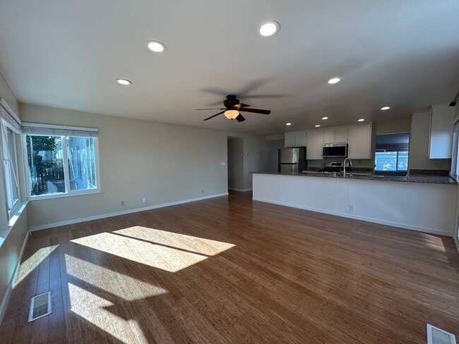 Building Photo - Sought after Concord Crossings Community 4...