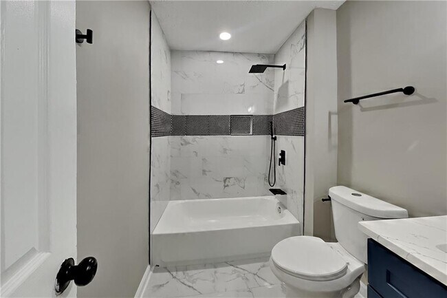 Building Photo - 798 Brownlee Ln