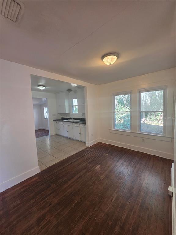 Building Photo - 1023 NE 6th St