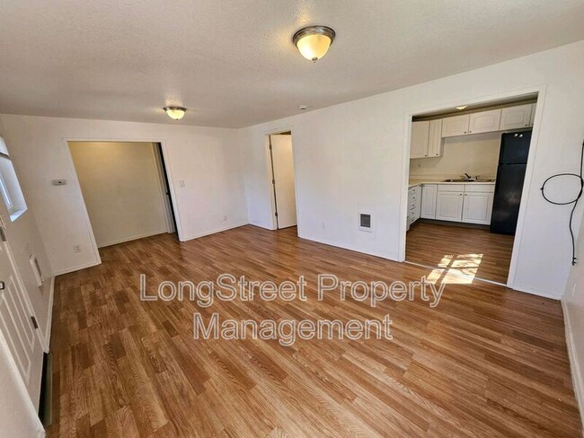 Building Photo - 4553 NE 105th Ave