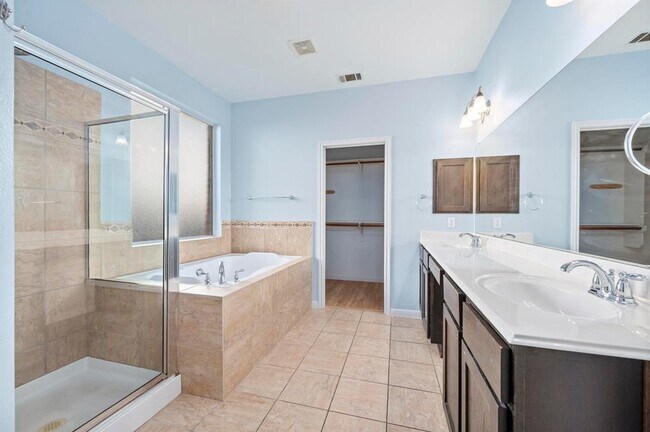 Building Photo - 1421 Gorham St