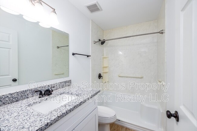 Building Photo - 344 Kingview Dr