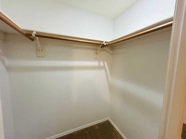 Building Photo - Adorable SW Portland Home Now Available