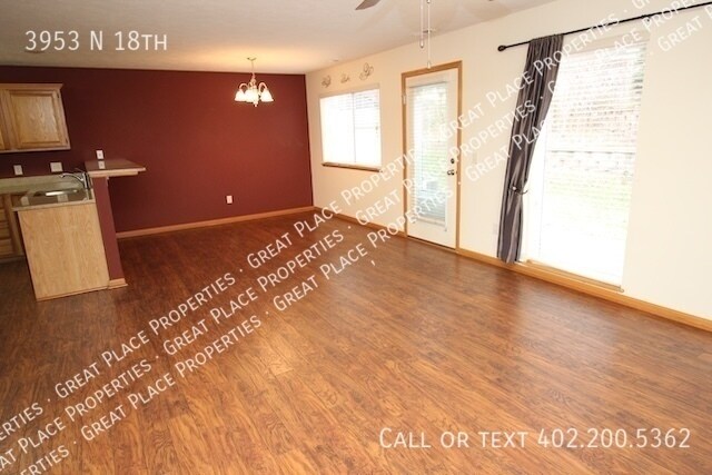 Building Photo - 3953 N 18th-