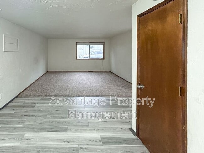 Building Photo - 1765 NW Grant Ave