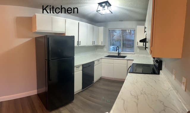 Kitchen - 3608 White Oak Ct NE